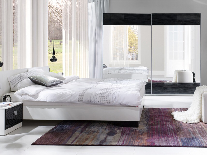 Bed Murrieta 110 (White + Glossy black)