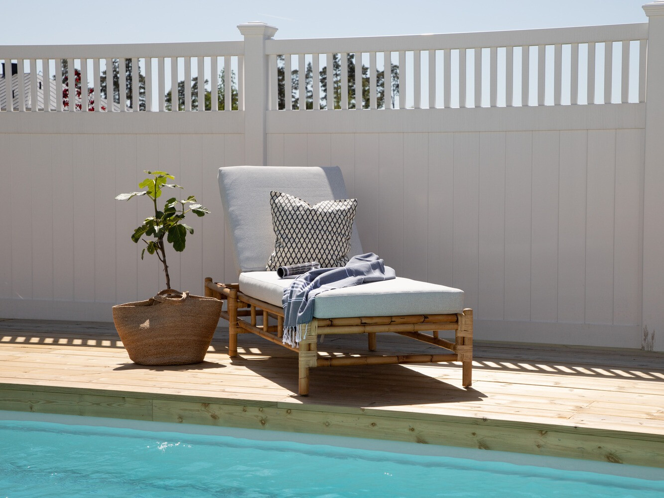 Outdoor sunbed Mernolu 103