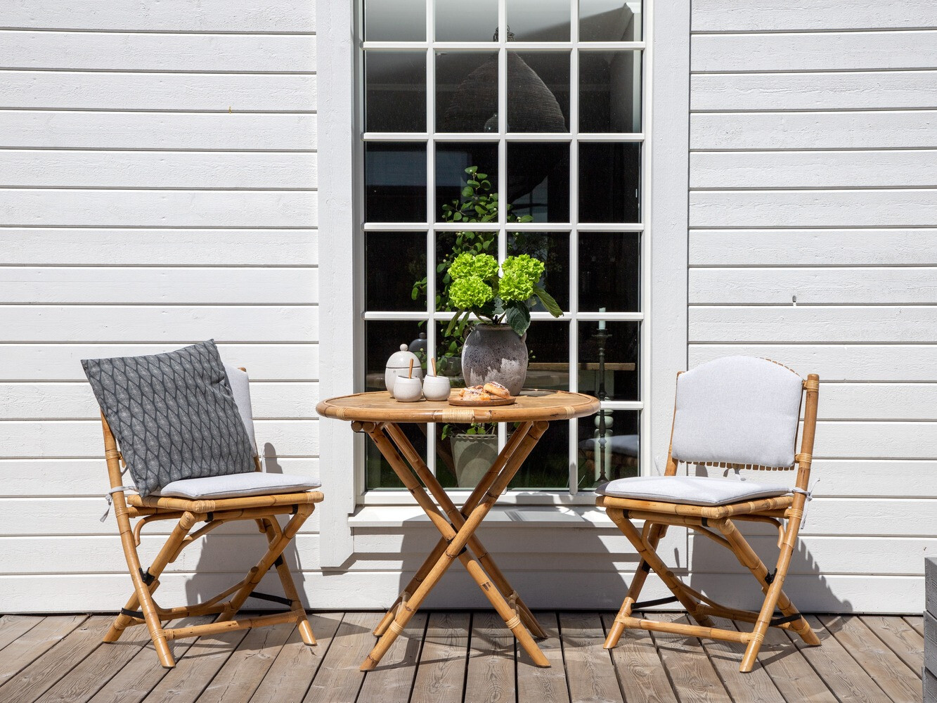 Outdoor table Mernolu 102