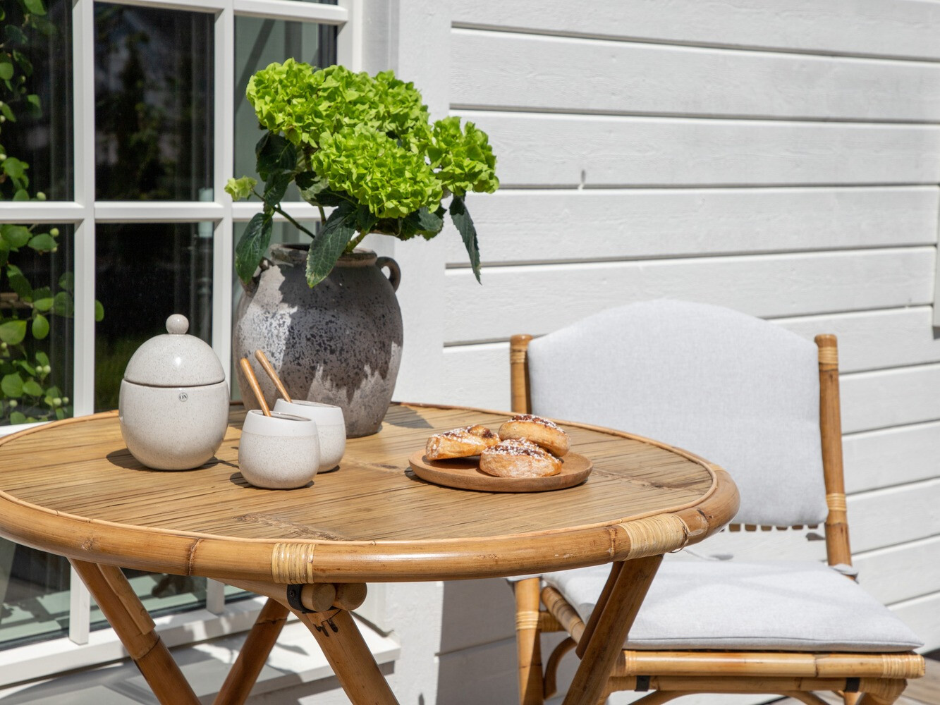 Outdoor table Mernolu 102