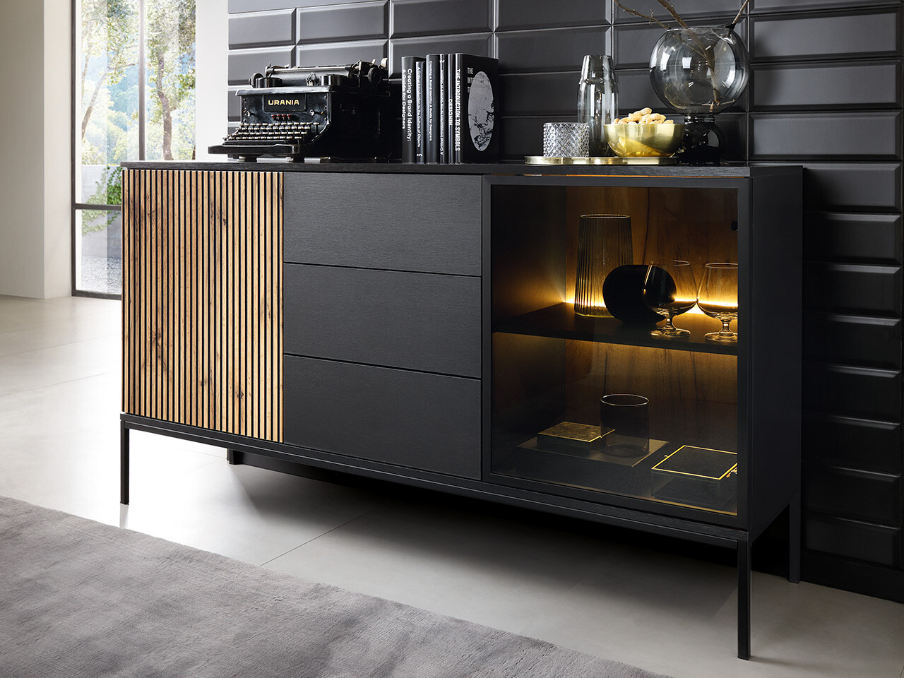 Chest of drawers Manal (Black + Wotan Oak)