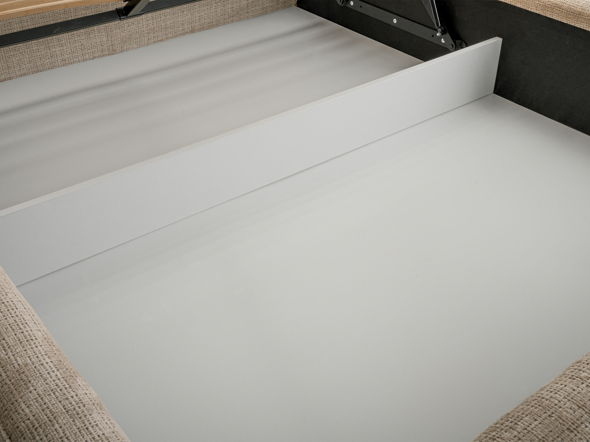 Bed Calcalo 107